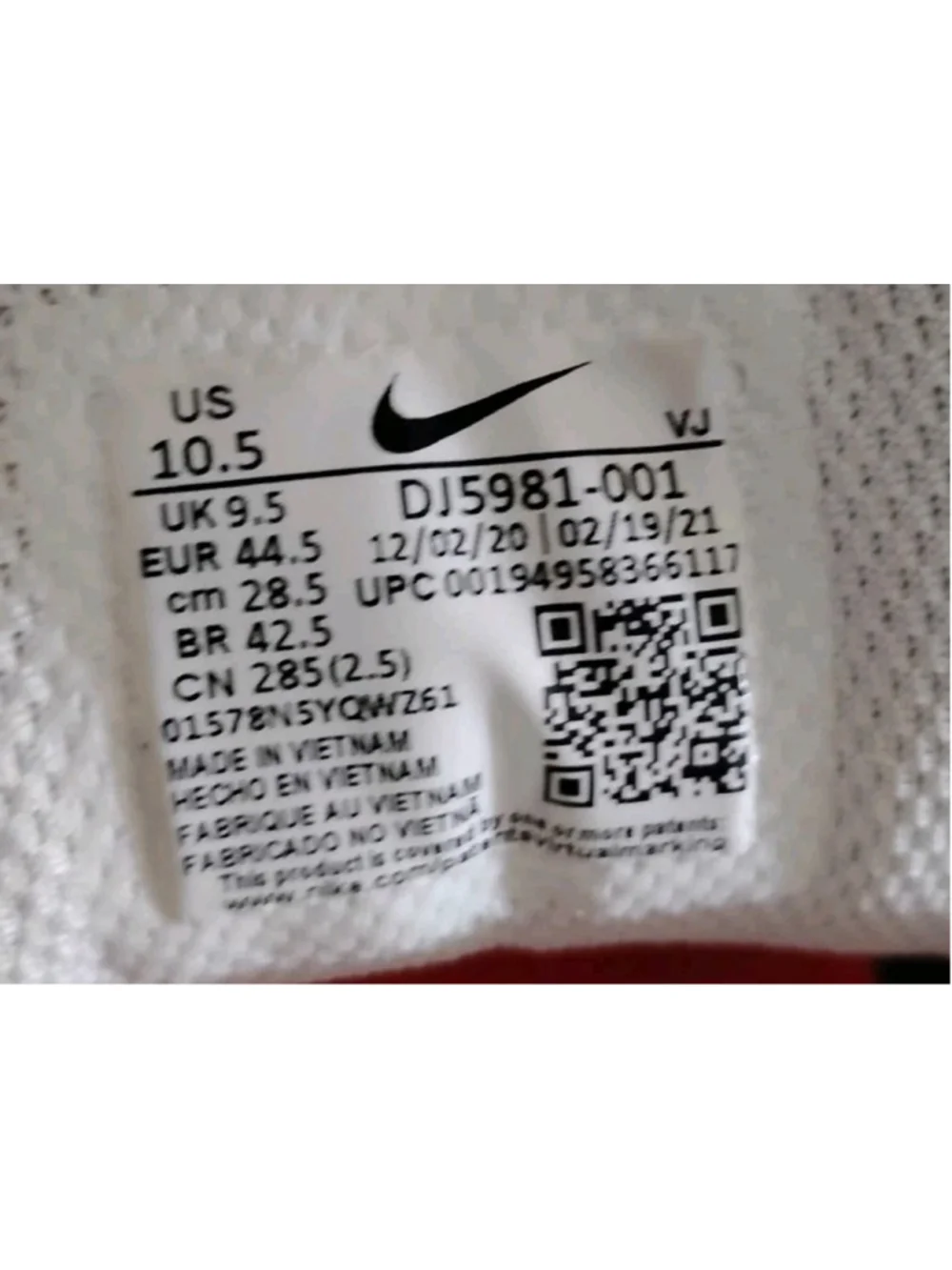 Nike Air Max 90 Football Swoosh Men Size 10.5 Black Orange Sneakers DJ5981-001